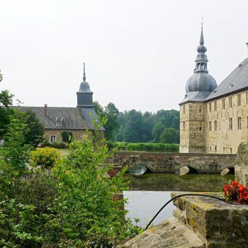castle-3621852_1920