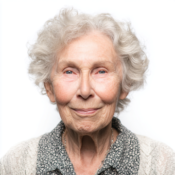 dario1493_Photograph_of_an_elderly_European-American_woman_wi_b00246b3-f918-48a4-add1-3a90604ba0b6_0
