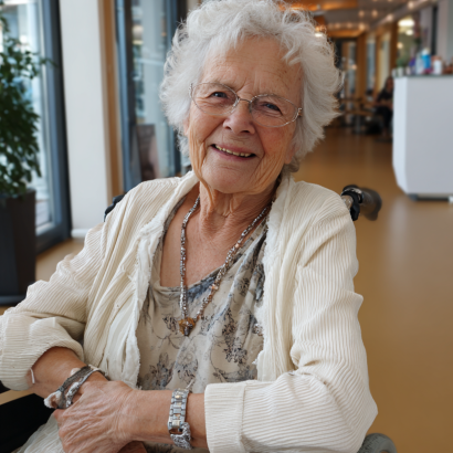dario1493_elder_woman_german_type_60kg_84years_old_happy_sitt_32d4b686-94be-47d7-ac83-34dcbf279696_0